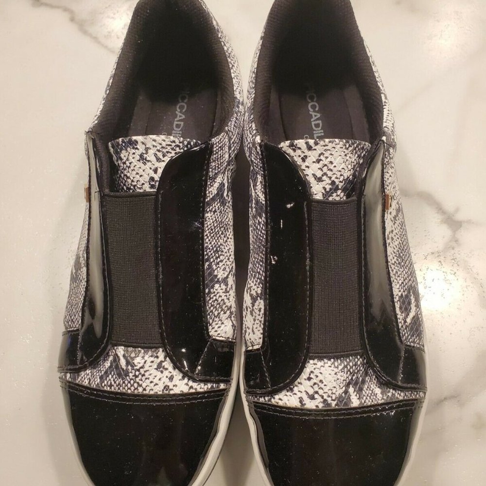 Piccadilly Size 8 Shoes Black Patent Snakeskin